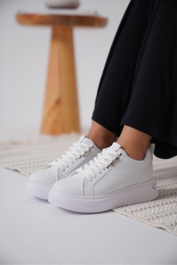 Nova Kadın Gümüş Detaylı Beyaz Sneaker - Image 1