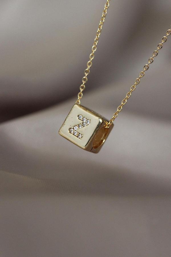 Gold Renkli Küp Model Zirkon Taşlı Z Harfli Kolye - Image 1