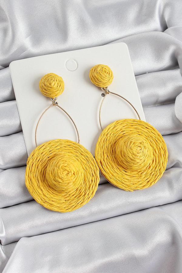 Sarı Şapka Figürlü Hasır Örgü Model Sallantılı Gold Renk Kadın Küpe - Image 1