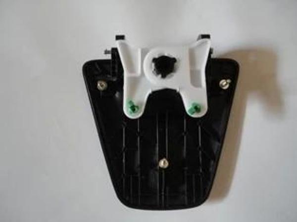 Dacıa Logan- 04/08; Arka Bagaj Kapağı Dış Açma Kolu Siyah Pütürlü (Pıckup) (Tyg) (Oem No: 8200792086 - Image 1