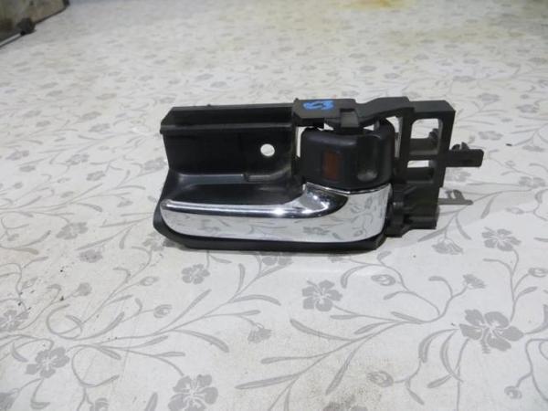 Kapı Kolu Avensis 2003-2008 İç Siyah+Krom Sağ (Oem No:69205-05040) (Adet) - Image 1