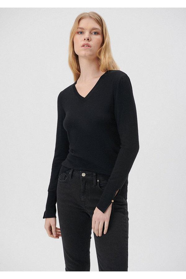 Mavi V Yaka Siyah Kazak Slim Fit / Dar Kesim 171346-900 - Image 1