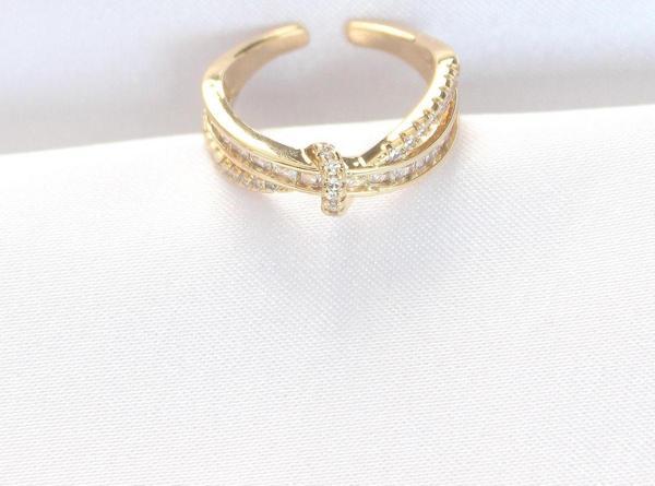 Kıvrım Model Gold Renk Zirkon Taşlı Ayarlanabilir Yüzük - Image 1