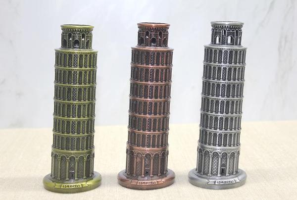 Metal Pisa Kulesi  - Image 1