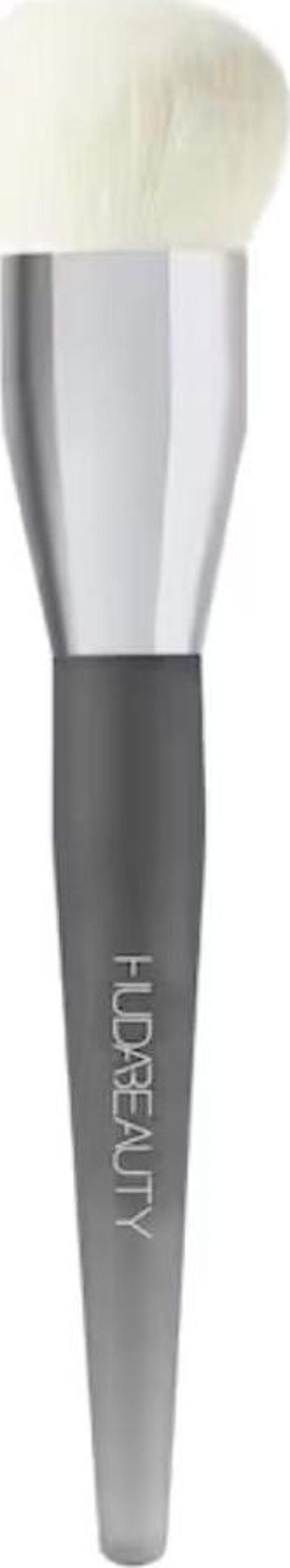 Huda Beauty Base Brush - Fondöten Fırçası - Image 1