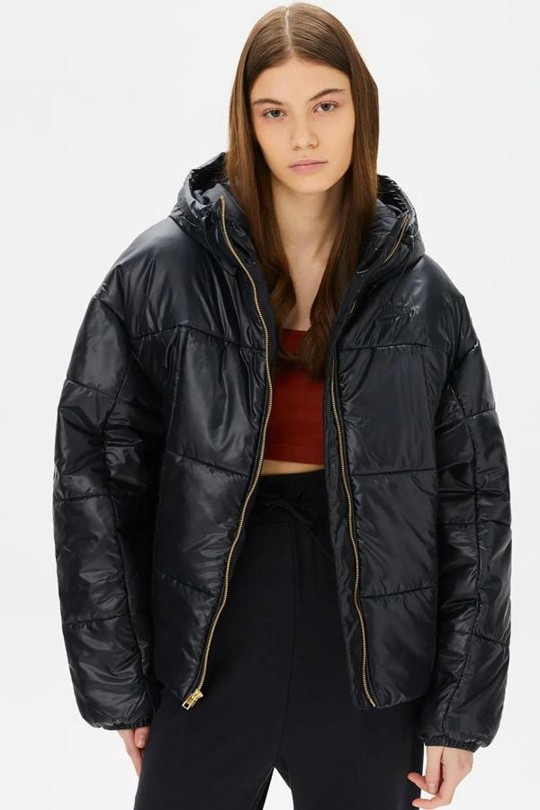 Nike Terma Fit Synthetic Fill Loose Fit Classic Puffer Shine Kadın Bol Kesim Şişme Mont Siyah - Image 1