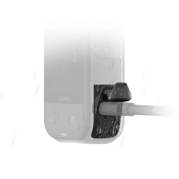 INSTA360 X5 ALL-WEATHER USB CHARGİNG COVER - Image 1