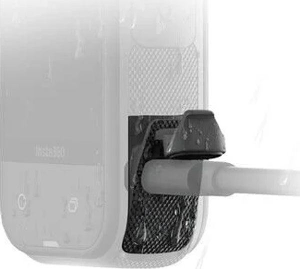 INSTA360 X5 ALL-WEATHER USB CHARGİNG COVER - Image 1