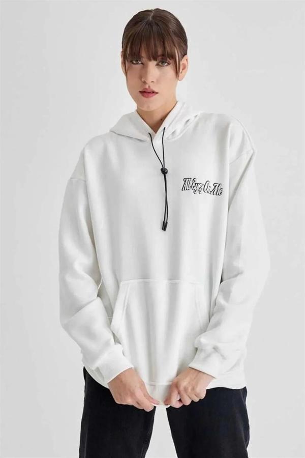 Kadın Kapüşonlu Sırt Baskılı Üç İplik Oversize Sweatshirt - Beyaz - Image 1