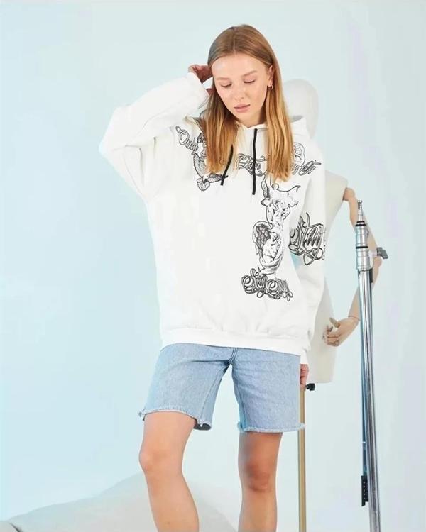 Kadın Kapüşonlu Strong Heykel Baskılı Sweatshirt - Beyaz - Image 1