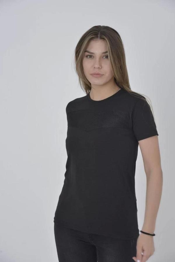 Kadın Gögüs Fileli Slim fit T-shirt - Siyah - Image 1