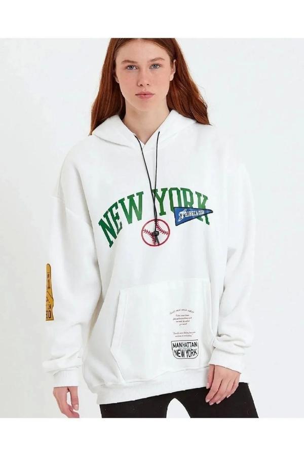 Kadın Baskılı Kapüşonlu Sweatshirt - Beyaz - Image 1
