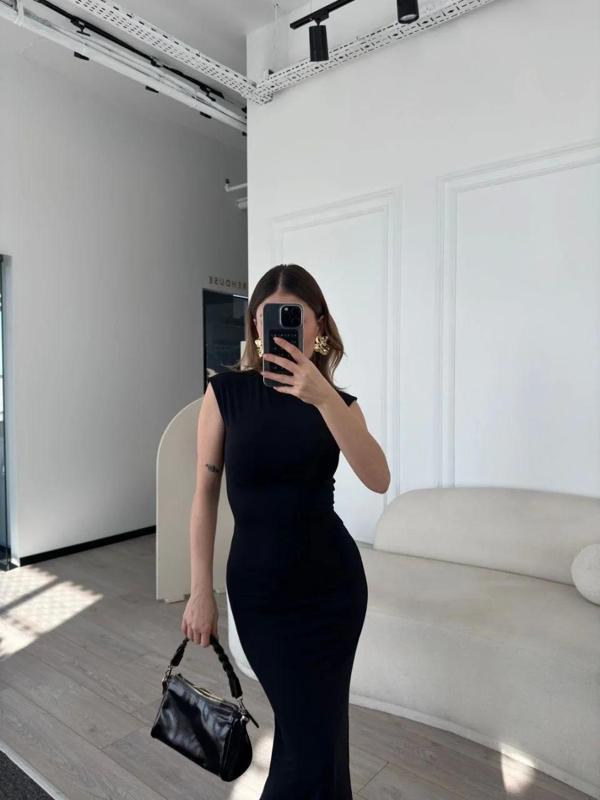 Kolsuz Uzun Likralı Elbise - Siyah - Image 1