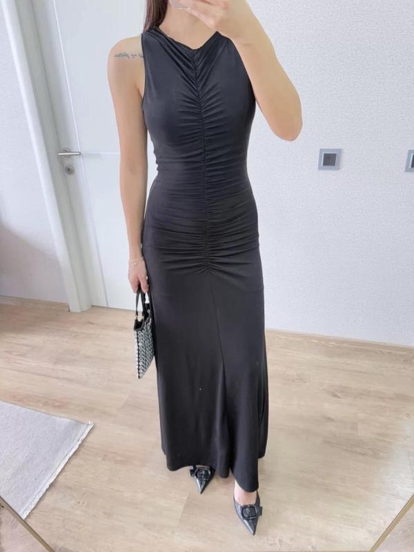 Bürümcük Kumaşlı İçi Astarlı Üzgülü Kolsuz Büzgülü Uzun Elbise - Siyah - Image 1