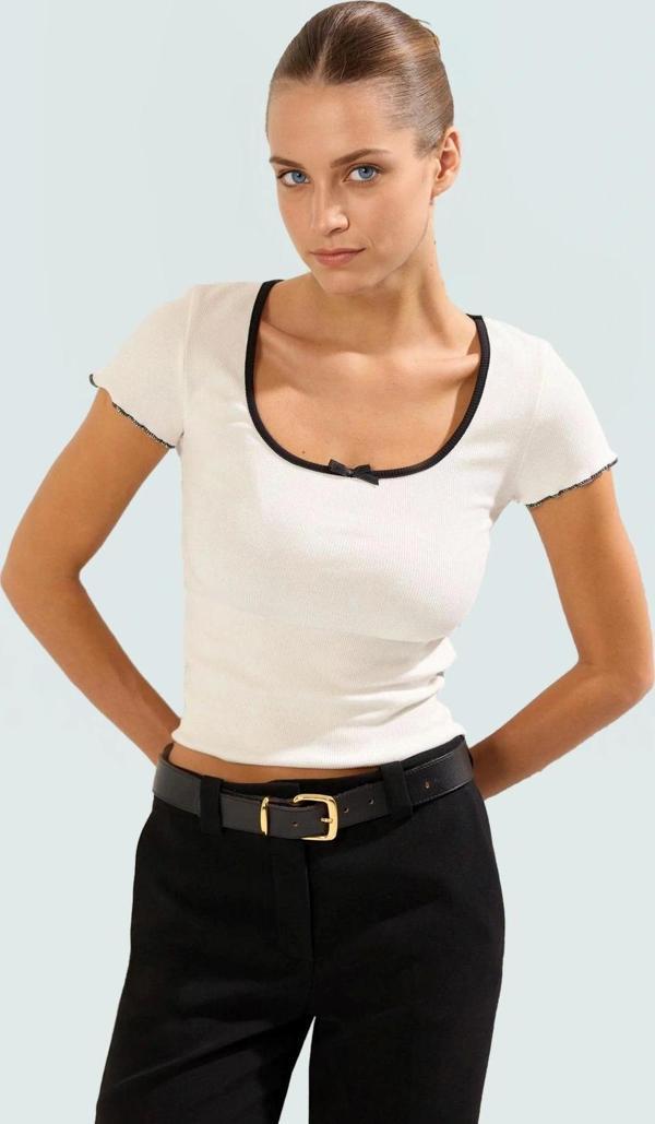 Yazlık Kısa Kollu Pamuklu Bluz Rahat Kesim Şık Detay Yüksek Kalite Trend Tasarım Uzun Ömürlü - Image 1