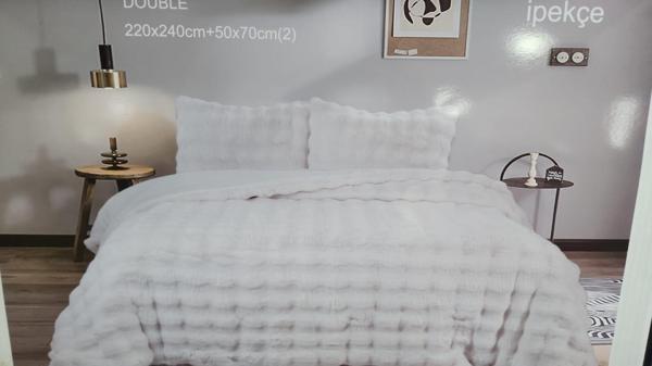 BUBBLE SOFT TAVŞAN TÜYÜ ÇİFT KİŞİLİK YATAK ÖRTÜSÜ KREM - Image 1