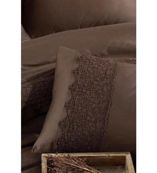 CLASY SATEN BUTİK DANTELLİ NEVRESİM TAKIMI ÇİFT KİŞİLİK GİZA V3 KAHVE - Image 1