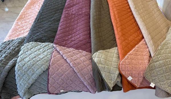 SOFT CLOUDY YATAK ÖRTÜSÜ TEK KİŞİLİK 160X220 BEYAZ LACİVERT - Image 1