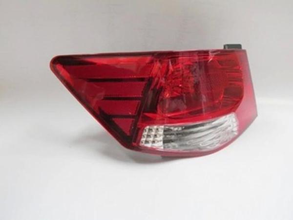 2010-2011 Kia Cerato Dış Stop Lambası Sol Kırmızı-Beyaz (Famella) (Adet) (Oem No:924011M020) - Image 1