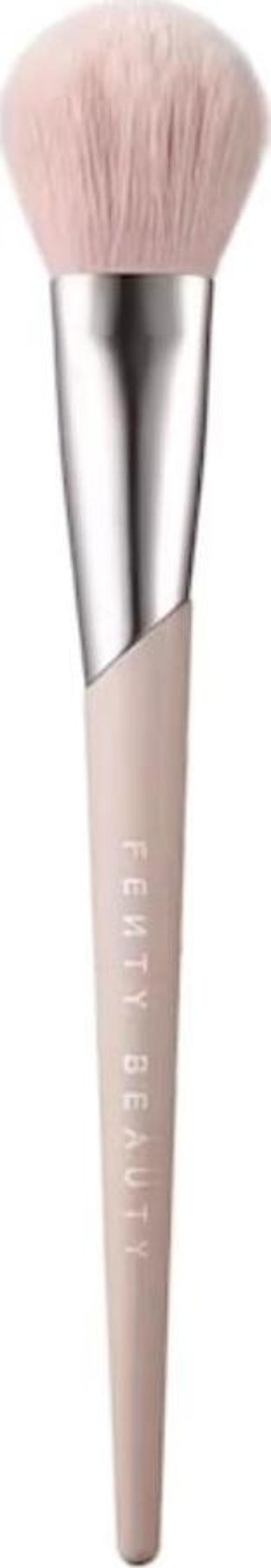 FENTY BEAUTY Sculpting Bronzer Brush - Bronzlaştırıcı Fırçası - Image 1