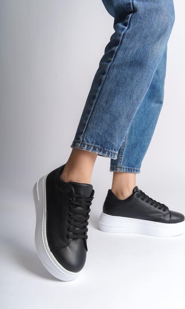 BIANA Bağcıklı Ortopedik Taban Kadın Sneaker Spor Ayakkabı  CBT - Siyah - Image 1