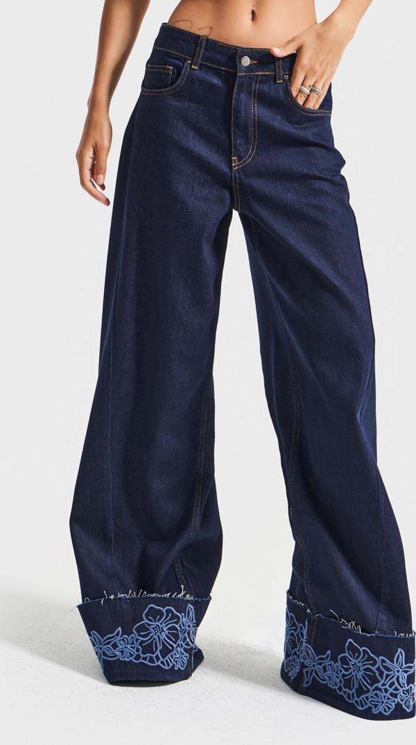 Kadın İndigo Mavi Renk 7w5-50 Palazzo Fit Viskon Kumaş Çiçek Nakışlı Özel Tasarım Denim Jean - Image 1