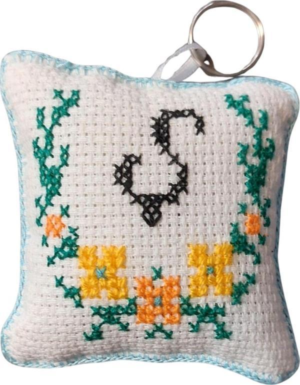 Uretti - Sibel 2453 9724 El Yapımı Ş Harfi Kanaviçe Anahtarlık - Image 1