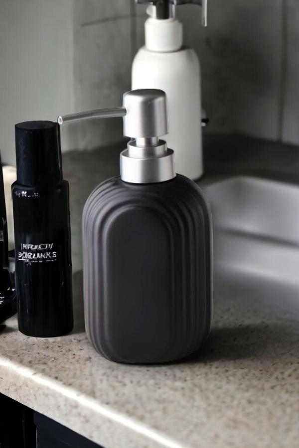 Stoneware Sıvı Sabunluk Siyah 300ml G3137  - Image 1