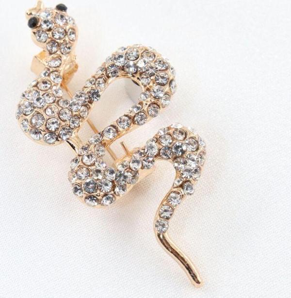 Gold zirkon taşlı yılan broş. Yaka iğnesi broş Taşlı tasarım broş. Unisex broş. Broş. Yılan broş. - Image 1