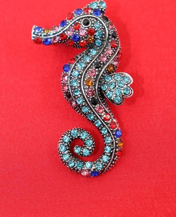 Deniz atı broş. Taşlı tasarım denizatı broş. Kadın broş. Broş. Erkek broş. Unisex. - Image 1