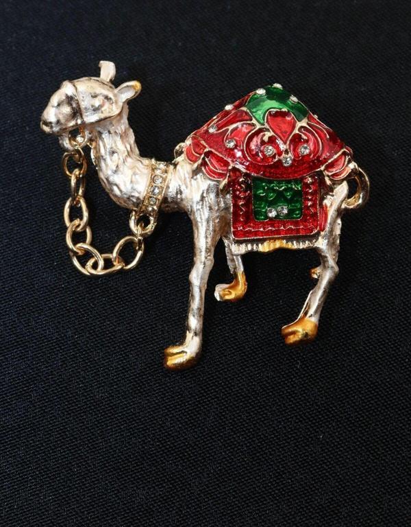 Deve Broş. Taşlı Tasarım Broş. Yaka Iğnesi Broş. Kadın Broş. Erkek Broş. Unisex Broş. Gold Broş - Image 1
