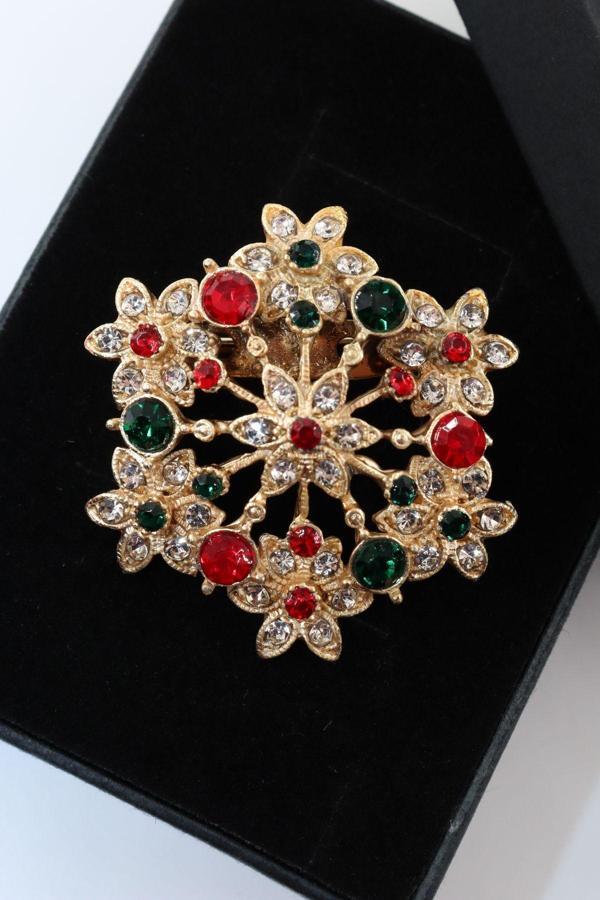 Gold renk pırlantalı çiçek broş. Taşlı tasarım çiçek broş. Yaka iğnesi çiçek broş. Çiçek broş. - Image 1