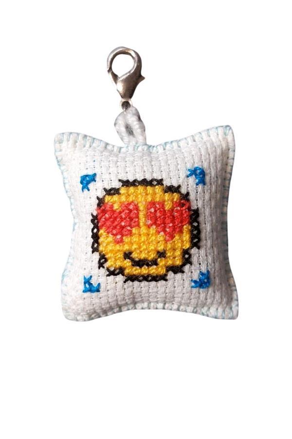 Uretti - Sibel 2453 3938 El Yapımı Aşk Yüzü Emoji Çanta Süsü / Anahtarlık - Image 1