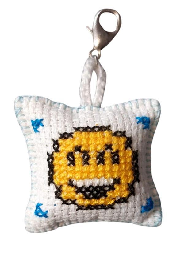 Uretti - Sibel 2453 5103 El Yapımı Gülen Yüz Emoji Çanta Süsü / Anahtarlık - Image 1