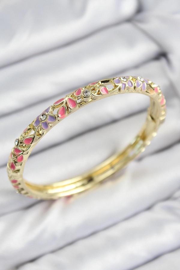 Mineli Pirinç Zirkon Taşlı Pembe Mor Çiçek Motifli Gold Kadın Kelepçe - Image 1