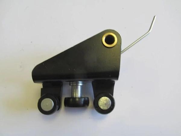 Renault Kangoo- 98/03; Sürgülü Kapı Orta Ray Bağlantısı Ucu Sol (Oem No: 7700354515) - Image 1