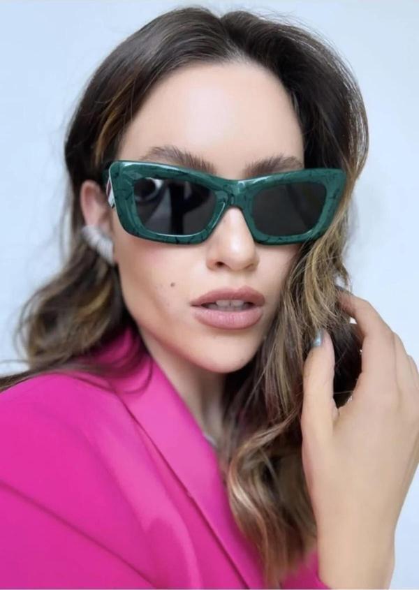 PRADA PR13ZS 16D5S0 KADIN GÜNEŞ GÖZLÜĞÜ - Image 1