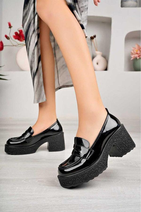 Bej Cilt Topuklu Loafer Mokasen Toka Kadın Ayakkabı - Image 1