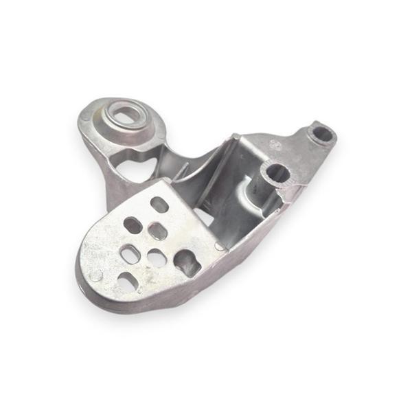 Skoda Superb 2002-2008 Sol Motor Takoz Taşıyıcı Konsol 8E0199351M - Image 1