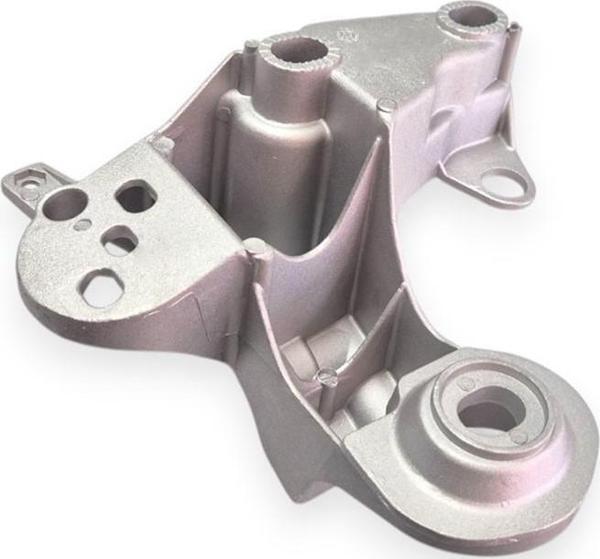 VW Passat B5.5 2001-2005 Sağ Motor Takoz Taşıyıcı Konsol 8E0199352N - Image 1