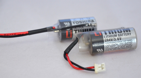 TOSHIBA ER-4 V LITHIUM BATTERY WHITE PLUG - Image 1