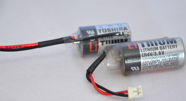 TOSHIBA ER-4 V LITHIUM BATTERY WHITE PLUG - Image 1