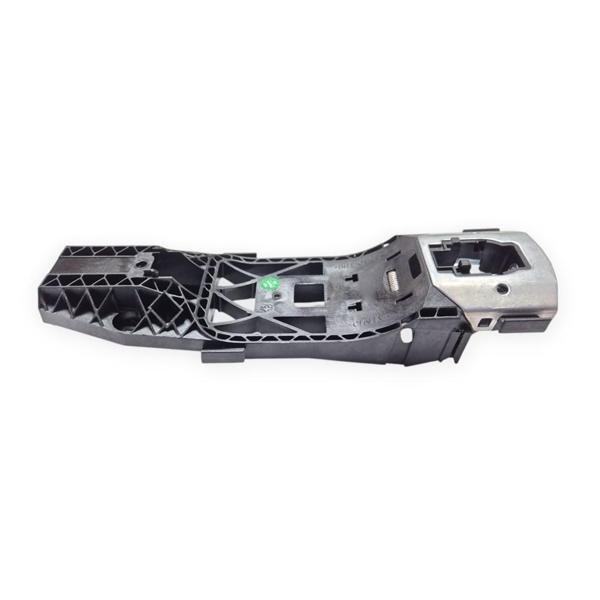 Audi A3 HB 2013-2016 Sol Ön Dış Kapı Kolu İç Braketi 8V0837885 - Image 1