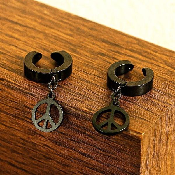 Barış Sembolü Şekilli Unisex Deliksiz Kulaklara Sıkıştırmalı Siyah Çelik Küpe - Image 1