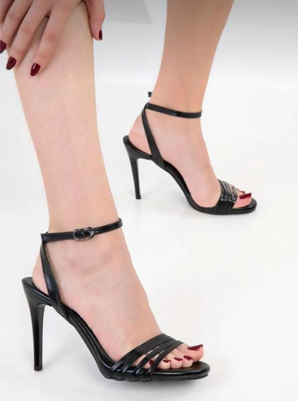 Coze Siyah Topuklu Ayakkabı - Image 1