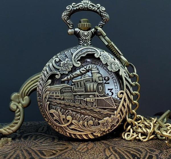 Tren Tasarımlı Köstekli Saat - Image 1