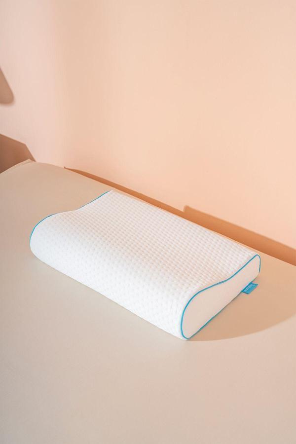 Softlife Boyun Destekli Ortopedik Visco Yastık 56X36X11/7 Cm - Image 1