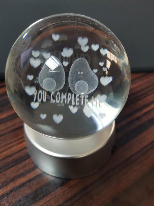 Coverzone Renk Değiştiren Mini Boy Pilli 3d Cam Küre You Complete Me 6 Cm Kristal Cam Küre - Image 1