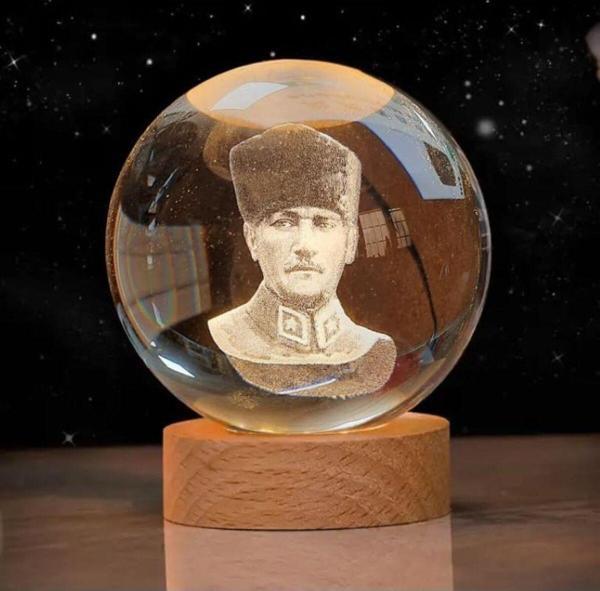 Coverzone Cam Küre Işıklı Göz Yormayan Masaüstü Aydınlatma Gece Lamba Dekoratif Çocuk Salon 6cm x 6cm ATATÜRK - Image 1