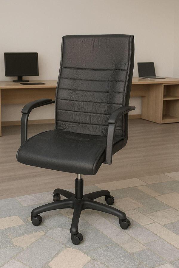 Staryo Yönetici Koltuğu – Ergonomik Bel Destekli, Ayarlanabilir Yükseklikli, Sessiz Tekerlekli - Image 1